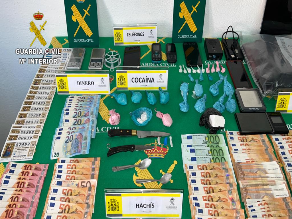 Detenidas 12 personas por "menudeo" de drogas en Trujillo y alrededores Detenidas 12 personas por "menudeo" de drogas en Trujillo y alrededores