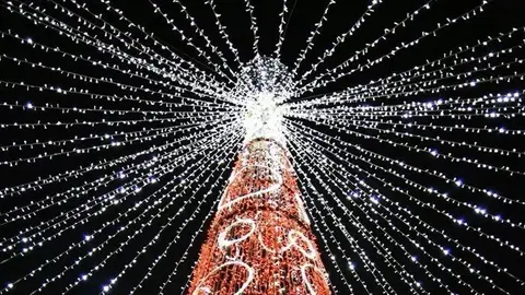 José Luís Sáez, Alcalde, tras el encendido de la iluminación, pronto llegará la Casita de Papa Noël y de los Reyes Magos guardamar