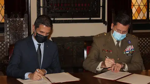 Alcalá de Henares y el Ministerio de Defensa han firmado el convenio para la instalación del museo de la BRIPAC en la ciudad complutense Alcalá de Henares y el Ministerio de Defensa han firmado el convenio para la instalación del museo de la BRIPAC en la ciudad complutense