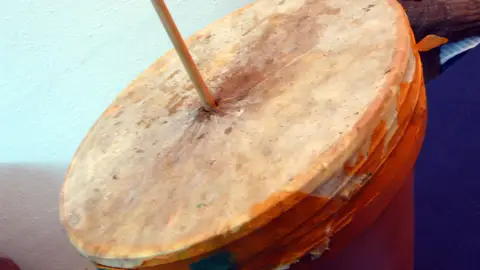 Zambomba. Navidad Gitana Zambomba. Navidad Gitana