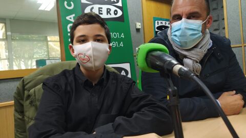 Mario y Jes&uacute;s P&eacute;rez, en el estudio