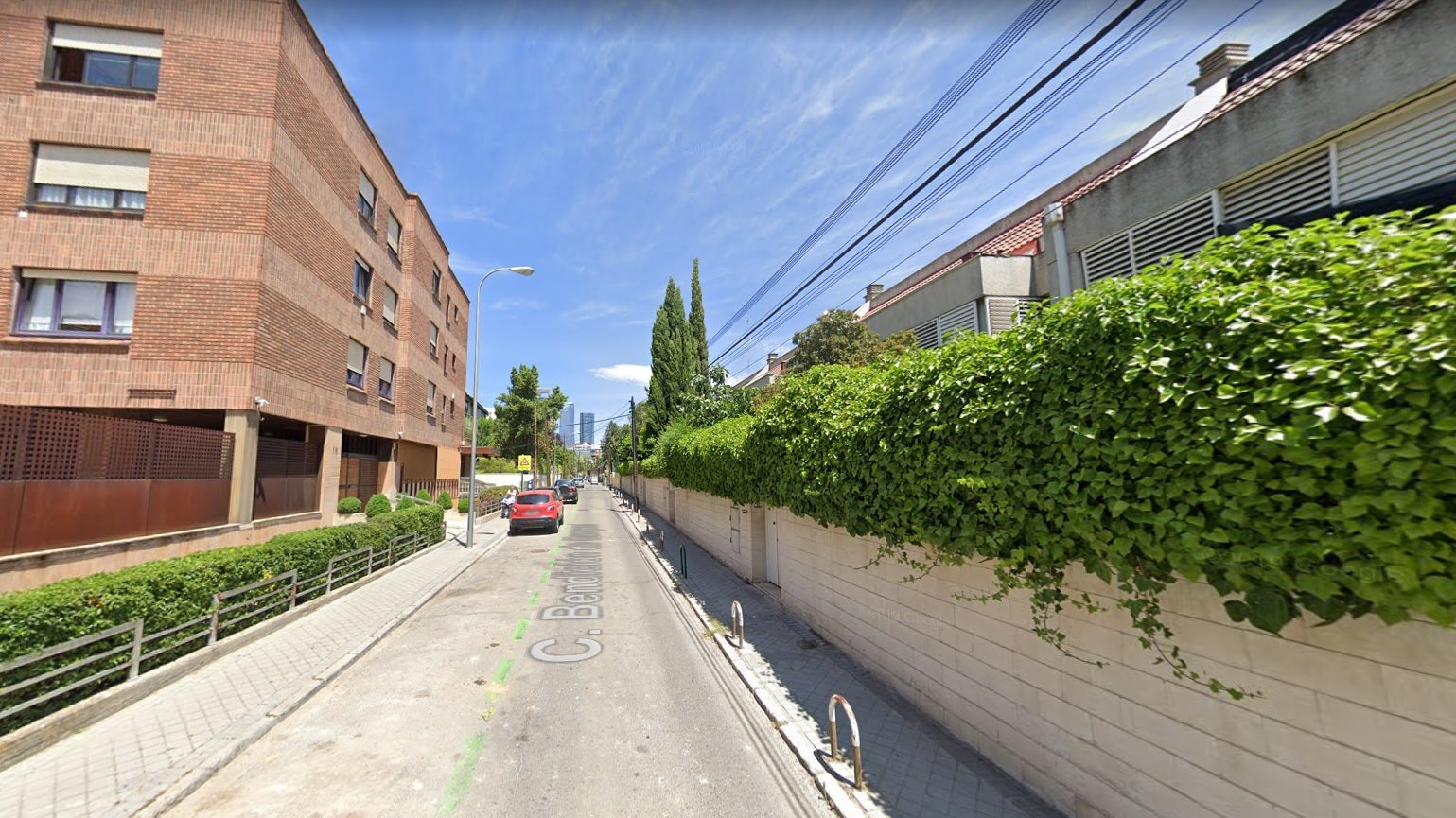 Un hombre apuñala a un niño de 7 años en el cuello en plena calle en Madrid Un hombre apuñala a un niño de 7 años en el cuello en plena calle en Madrid