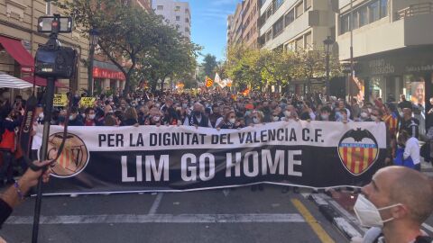 Manifestaci&oacute;n valencianista contra Peter Lim