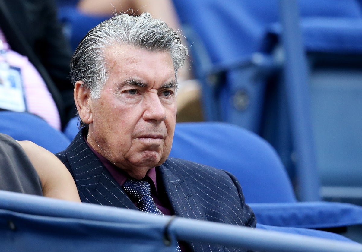 Rubén Amón indulta a Manolo Santana: "Era un jugador de blanco y negro porque nadie tenía tele en color en los años de sus grandes victorias" Rubén Amón indulta a Manolo Santana: "Era un jugador de blanco y negro porque nadie tenía tele en color en los años de sus grandes victorias"