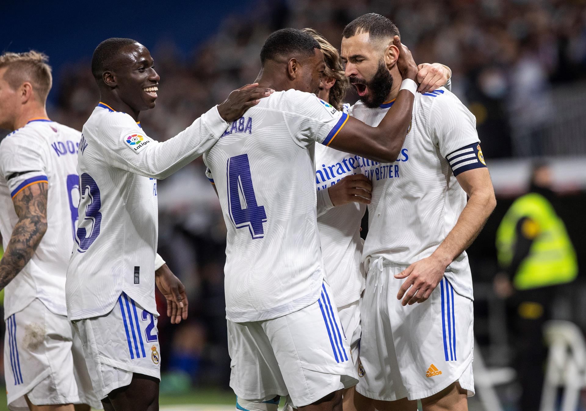 El Real Madrid, más líder tras ganar al Atlético en el derbi de Liga El Real Madrid, más líder tras ganar al Atlético en el derbi de Liga