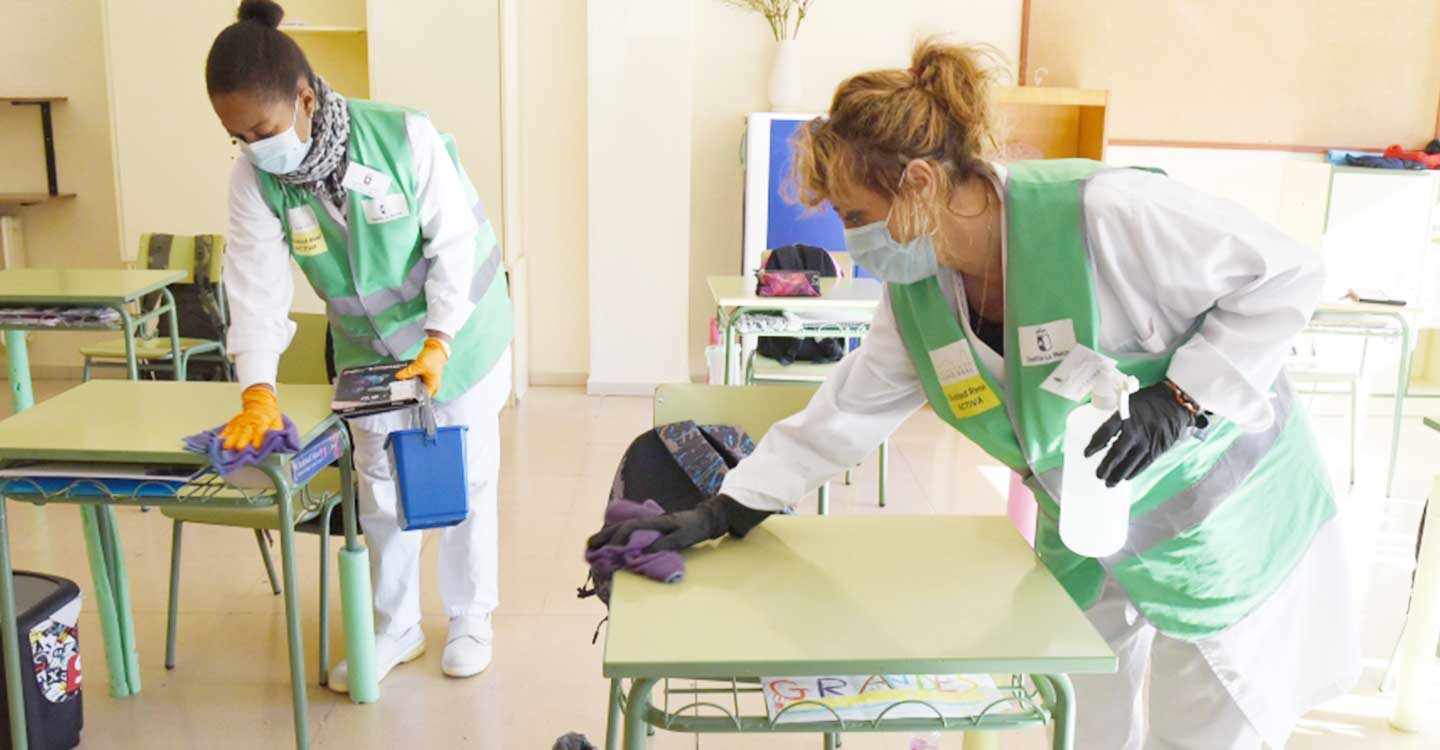 Campo de Criptana continúa reforzando la limpieza en los colegios Campo de Criptana continúa reforzando la limpieza en los colegios