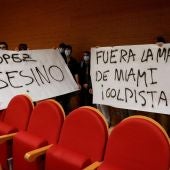 Intentan boicotear una conferencia de Leopoldo López en la Complutense al grito de "fuera fascistas de la universidad"