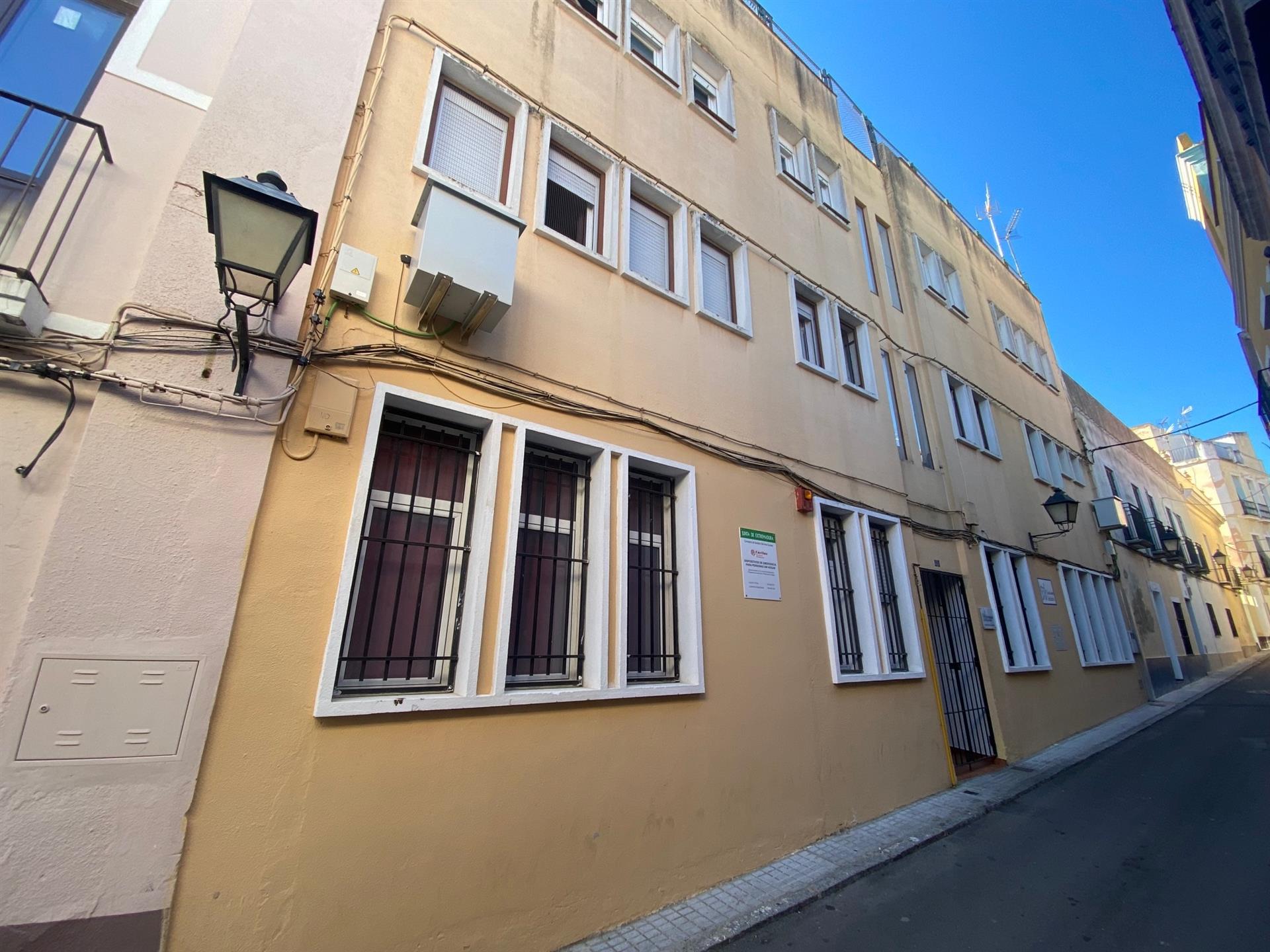 El PSOE de Badajoz quiere que el ayuntamiento "no se desentienda" de los 'sin techo' El PSOE de Badajoz quiere que el ayuntamiento "no se desentienda" de los 'sin techo'