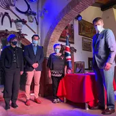 La medalla del Imperio Británico se otorga en reconocimiento al servicio militar o civil meritorio La medalla del Imperio Británico se otorga en reconocimiento al servicio militar o civil meritorio