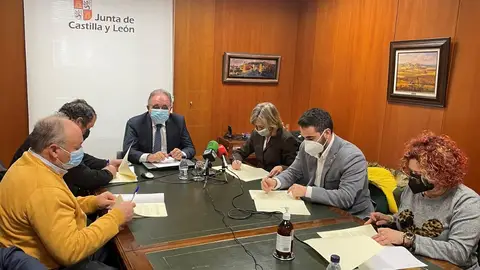 La Junta firma los protocolos del programa Rehabitare para la rehabilitación de viviendas en cinco municipios de la provincia Medio rural