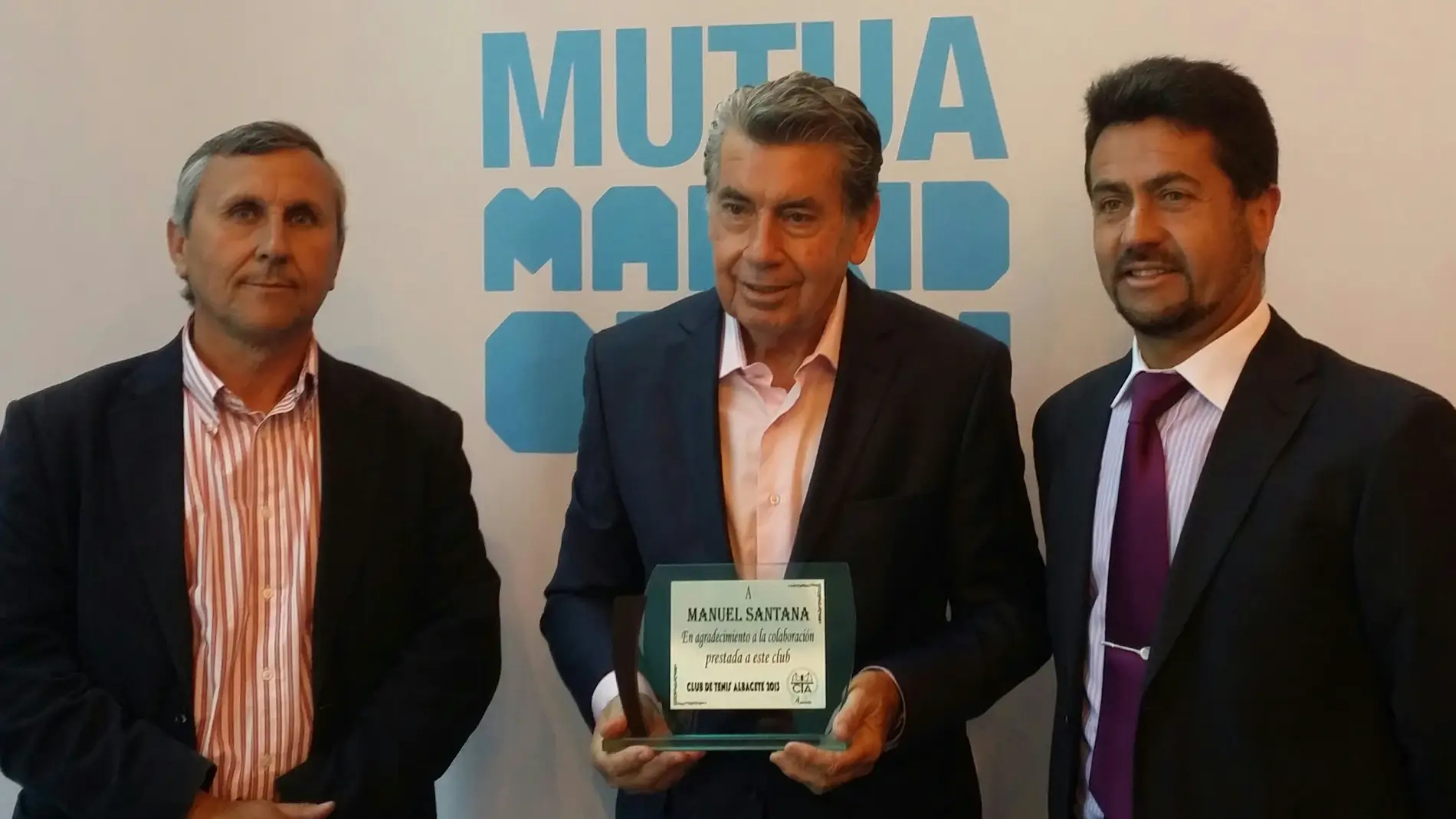 El Club de Tenis lamenta la muerte de Manolo Santana, primer ganador del Trofeo de Albacete
