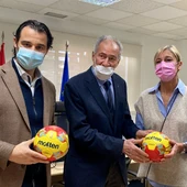 El Dr. Hassan Moustafa, y Francisco Blázquez, han firmado en el Libro de Honor del Ayuntamiento de Torrevieja El Dr. Hassan Moustafa, y Francisco Blázquez, han firmado en el Libro de Honor del Ayuntamiento de Torrevieja