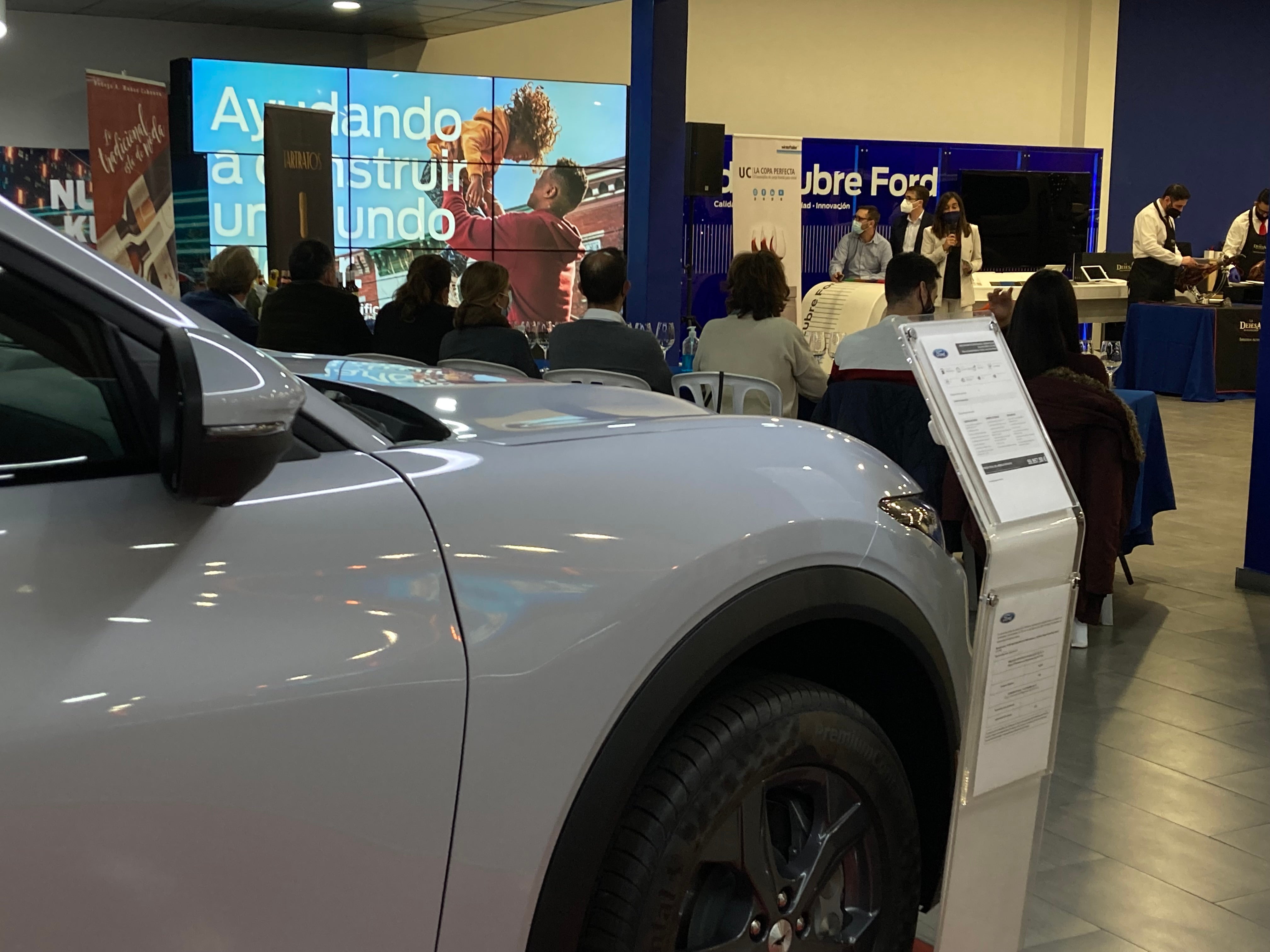 Jamón, vino y vehículos eléctricos en Ford Garum Motor Jamón, vino y vehículos eléctricos en Ford Garum Motor