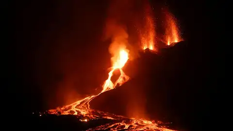 Nahúm Méndez, geólogo en apuros, “La Palma necesita ayuda económica ya, y sus habitantes atención psicológica. Su isla, ya no existe” volcan