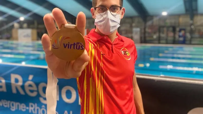 Luis Paredes Marco, medallo de oro en el Mundial de natación VIRTUS. NATACIÓN