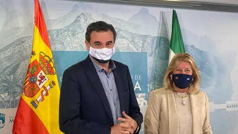Ángeles Muñoz y Félix Romero Ángeles Muñoz y Félix Romero