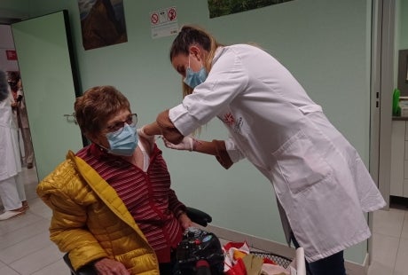 Los médicos piden que se vacune en los colegios Los médicos piden que se vacune en los colegios