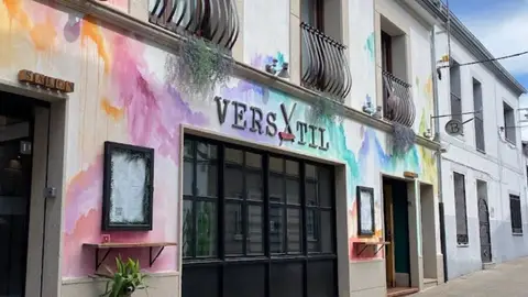 El restaurante Versátil de Zarza de Granadilla logra su primera estrella Michelin y Atrio mantiene dos El restaurante Versátil de Zarza de Granadilla logra su primera estrella Michelin y Atrio mantiene dos