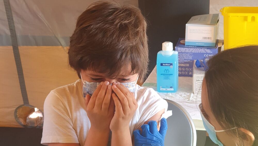 Uno de los niños que se han vacunado en Alcázar