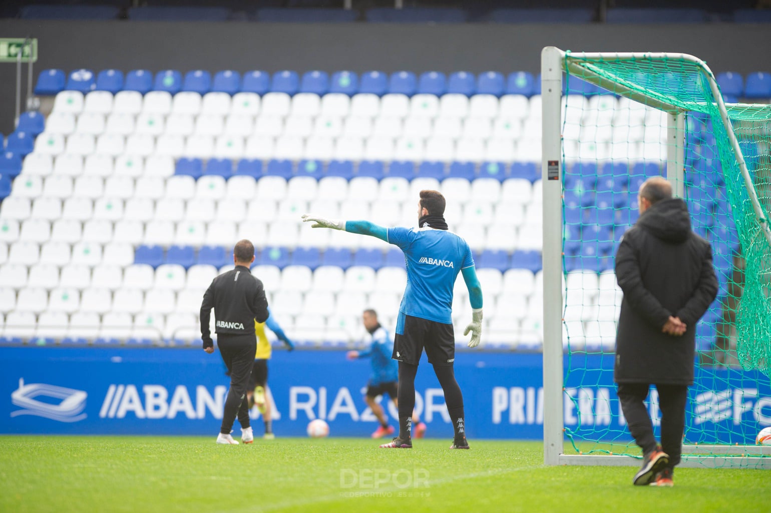Pendientes de las PCR, tras el positivo en el vestuario del Deportivo, para saber si hay Copa ante Osasuna Pendientes de las PCR, tras el positivo en el vestuario del Deportivo, para saber si hay Copa ante Osasuna