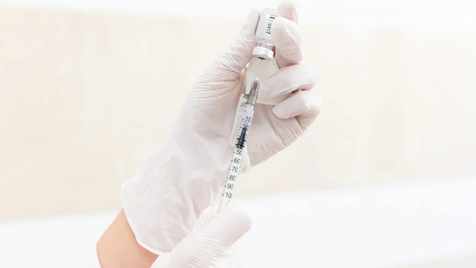 Cantabria comienza la vacunación a los menores de 12 años en el centro de salud El Alisal
