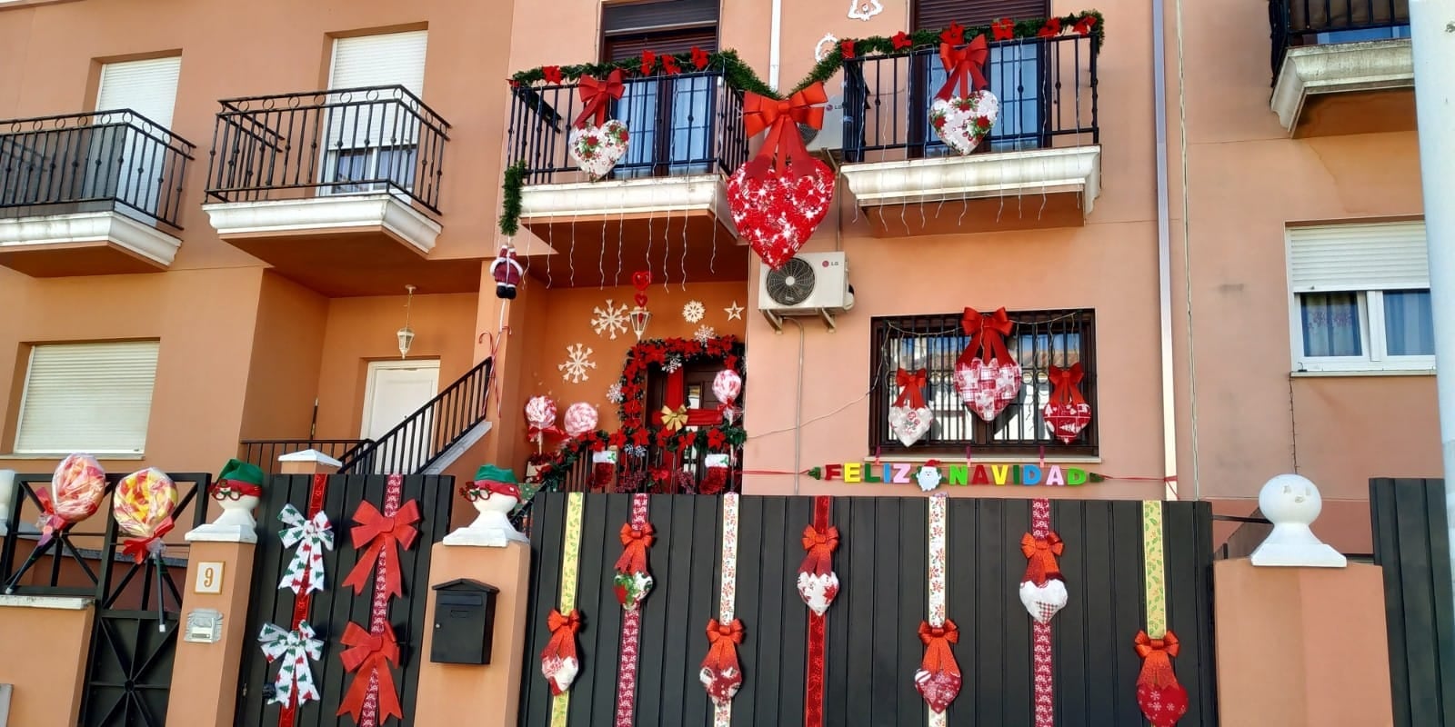 Más de 50 viviendas participan en el concurso "Luces y villancicos al Corazón" Más de 50 viviendas participan en el concurso "Luces y villancicos al Corazón"