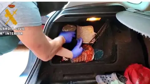 Interceptan a la entrada de Badajoz más de 3 kilos de hachís ocultos en un vehículo Badajoz