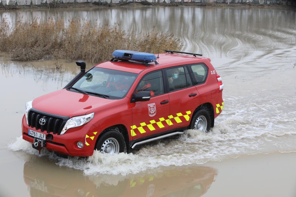 Zaragoza empieza a limpiar caminos y reparar daños Zaragoza empieza a limpiar caminos y reparar daños
