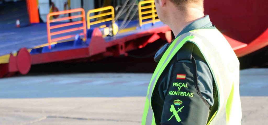 Detienen un hombre en el puerto de Ciutadella con 155 gramos de marihuana Detienen un hombre en el puerto de Ciutadella con 155 gramos de marihuana