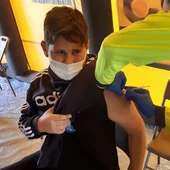 Uno de los niños que se han vacunado en el colegio Santo Tomás de Villanueva Uno de los niños que se han vacunado en el colegio Santo Tomás de Villanueva