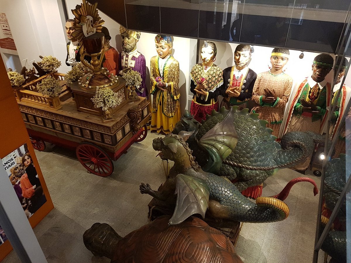 Las Rocas del Corpus de València podrían trasladarse a un almacén de Vara de Quart durante la rehabilitación de su museo Las Rocas del Corpus de València podrían trasladarse a un almacén de Vara de Quart durante la rehabilitación de su museo