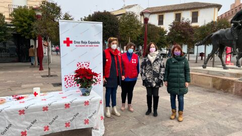 Mesa de Cruz Roja en la Plaza de Espa&ntilde;a