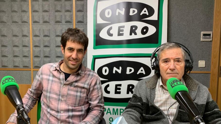 Gregorio Ariz y Trini Cornellana durante la entrevista con Carlos Alsina