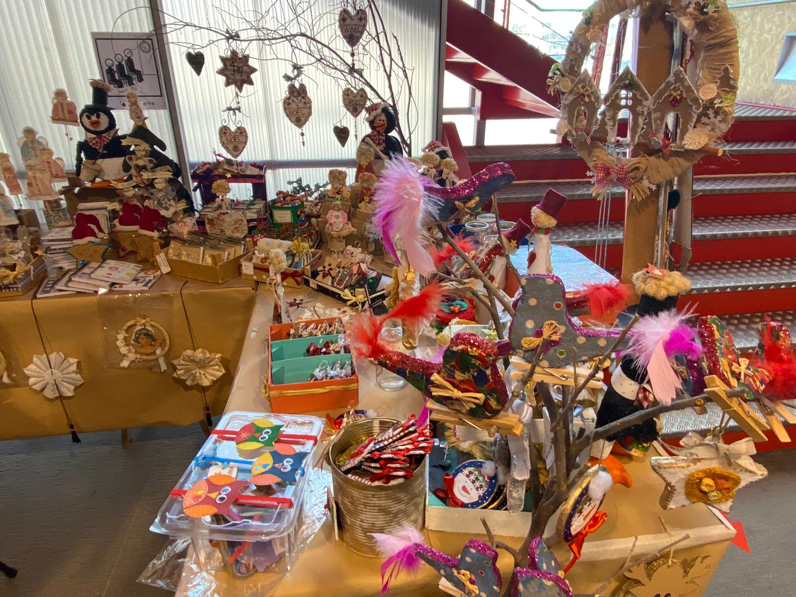 El Frida Kahlo sorprende con la original oferta de su mercadillo El Frida Kahlo sorprende con la original oferta de su mercadillo