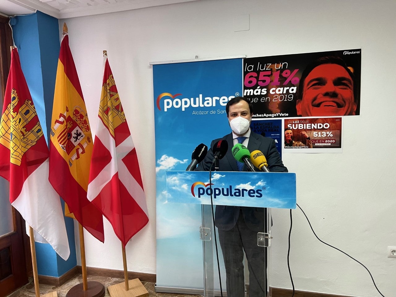 El grupo municipal popular se suma a la campaña informativa de sus compañeros en la provincia El grupo municipal popular se suma a la campaña informativa de sus compañeros en la provincia