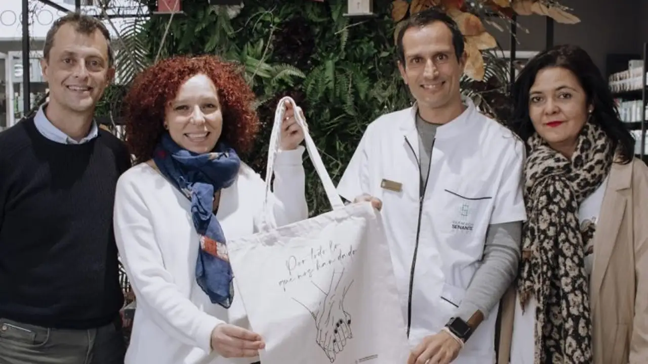 Durante as últimas semanas se han vendido bolsas solidarias para financiar los menús que reparte La Caridad Durante as últimas semanas se han vendido bolsas solidarias para financiar los menús que reparte La Caridad
