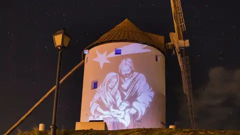 El nacimiento de Jesús, en uno de los molinos de Mota del Cuervo El nacimiento de Jesús, en uno de los molinos de Mota del Cuervo