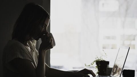 Ocho de cada diez espa&ntilde;oles no consigue desconectar con el teletrabajo: consejos para "no quemarse"