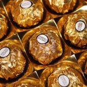 Unos bombones Ferrero Rocher, uno de los dulces más consumidos en Navidad