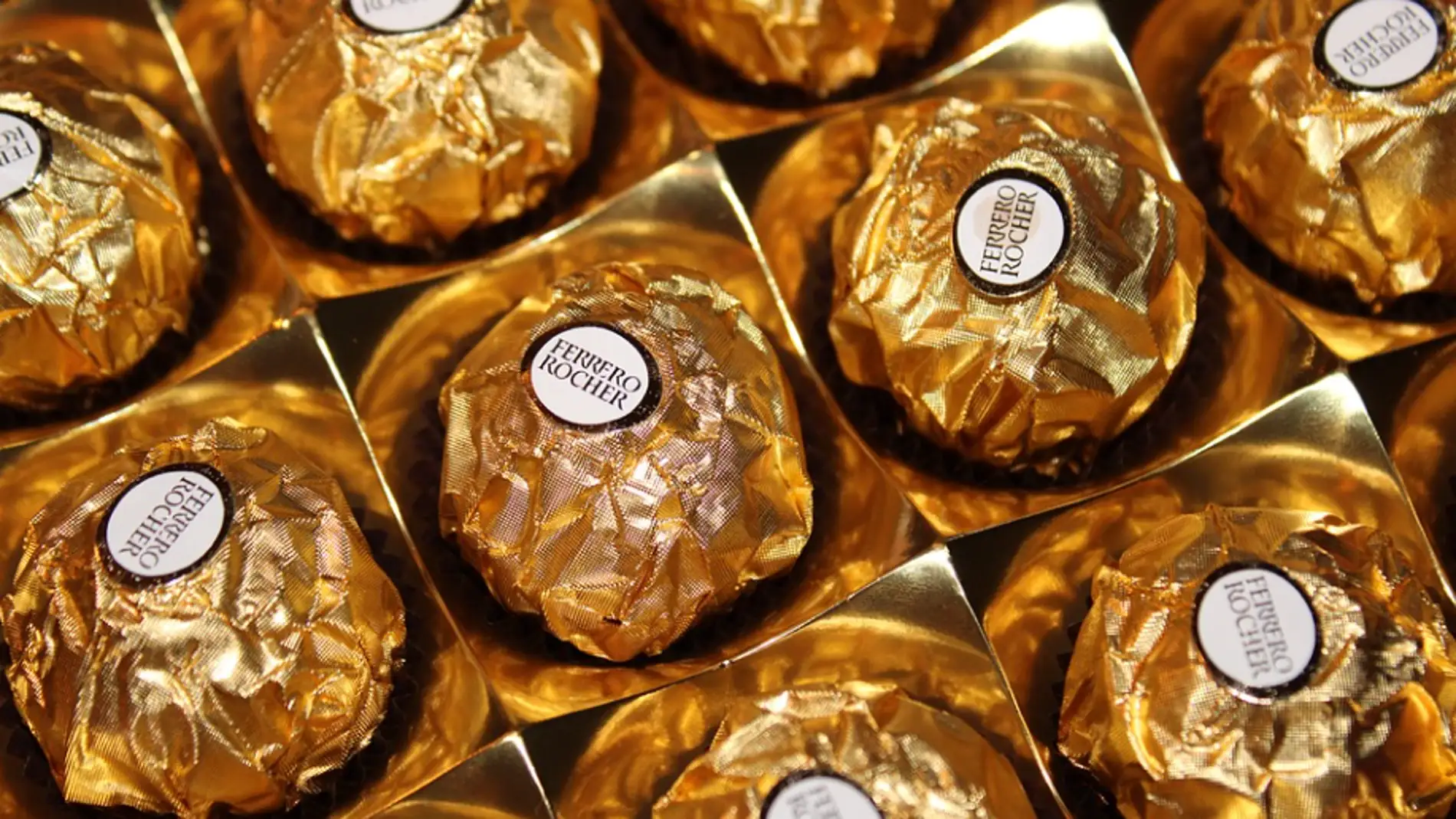 Unos bombones Ferrero Rocher, uno de los dulces más consumidos en Navidad