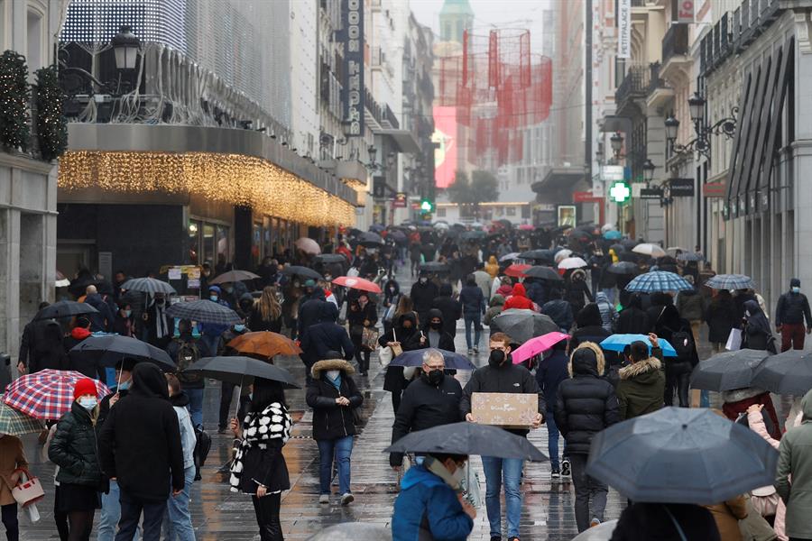Madrid y Canarias, primeras comunidades en las que ómicron es la variante dominante Madrid y Canarias, primeras comunidades en las que ómicron es la variante dominante