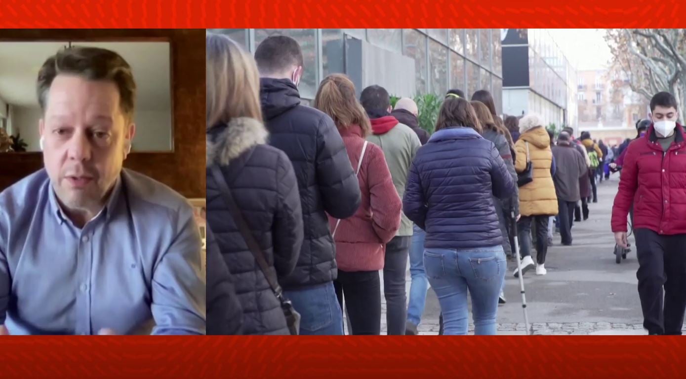 Javier Zulueta, neumólogo: "Se va a infectar tanta gente de ómicron que esto podría suponer el final de la pandemia" Javier Zulueta, neumólogo: "Se va a infectar tanta gente de ómicron que esto podría suponer el final de la pandemia"