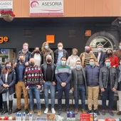 Un año más la colecta de la “Línea Solidaria” se entregó a la ONG local “Alimentos Solidarios” Un año más la colecta de la “Línea Solidaria” se entregó a la ONG local “Alimentos Solidarios”