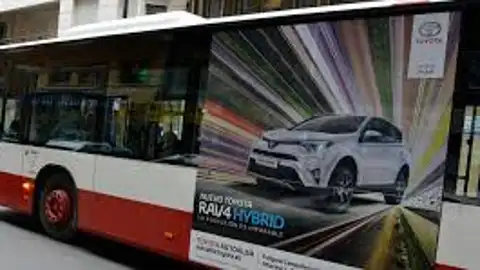 Detenida por estafar 1.149 euros al transporte urbano al pagar durante años y con su Bono el viaje a sus amigos Detenida por estafar 1.149 euros al transporte urbano al pagar durante años y con su Bono el viaje a sus amigos