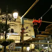 Una de las actividades instaladas en la Plaza Mayor de Chiclana Una de las actividades instaladas en la Plaza Mayor de Chiclana