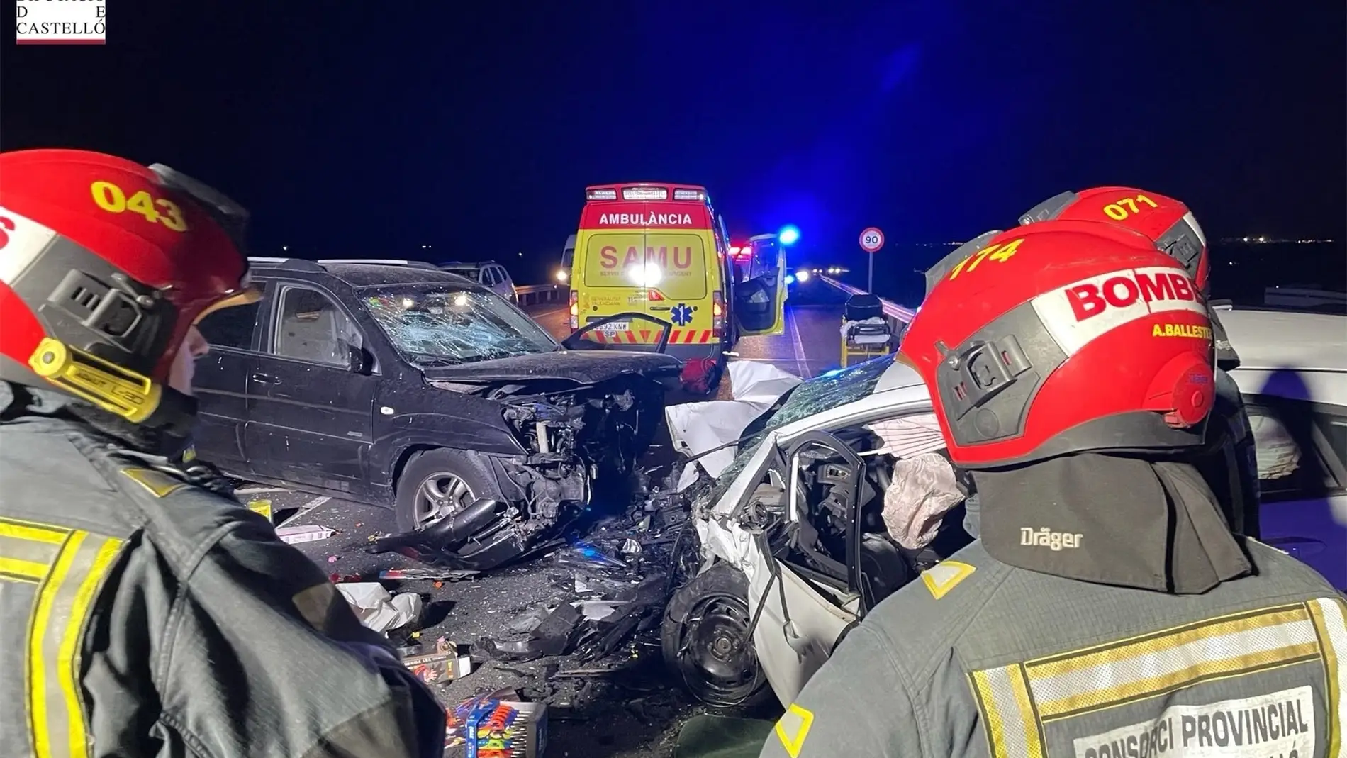 Dos conductores resultan heridos al chocar sus coches en Vila-real