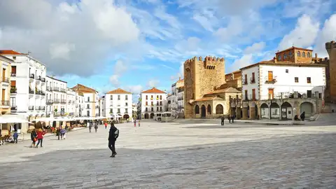 Cáceres obtiene la certificación como Destino Turístico Inteligente Cáceres obtiene la certificación como Destino Turístico Inteligente