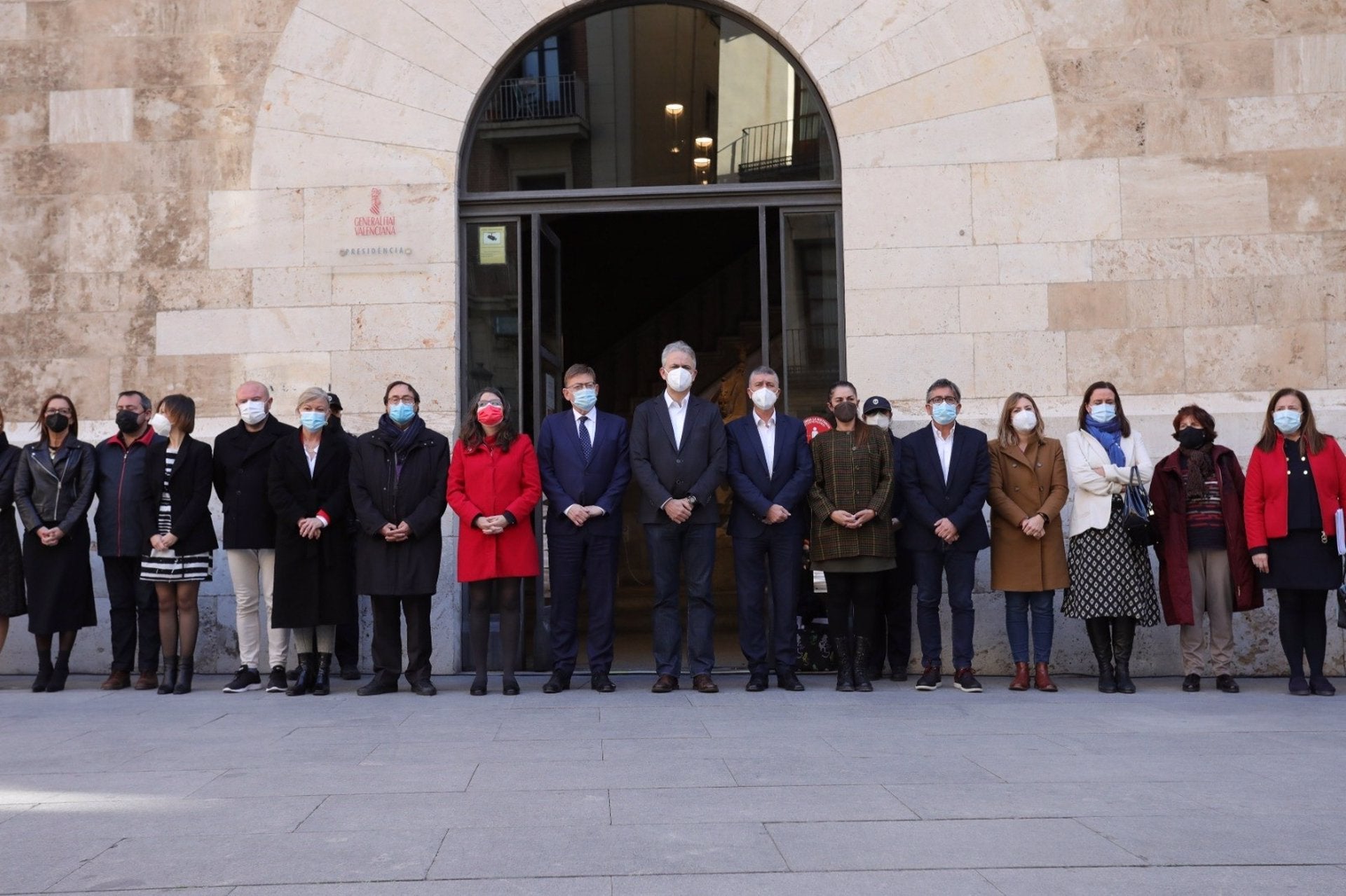 Instituciones y ciudadanos vuelven a manifestarse contra la violencia machista Instituciones y ciudadanos vuelven a manifestarse contra la violencia machista