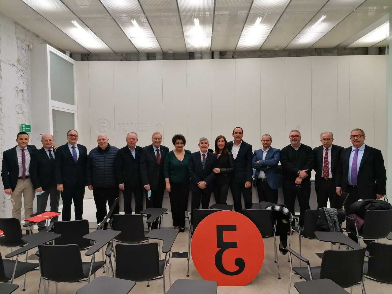 El ilicitano Francisco Menargues seguirá como decano del nuevo Ilustre Colegio Oficial de Economistas de Alicante El ilicitano Francisco Menargues seguirá como decano del nuevo Ilustre Colegio Oficial de Economistas de Alicante