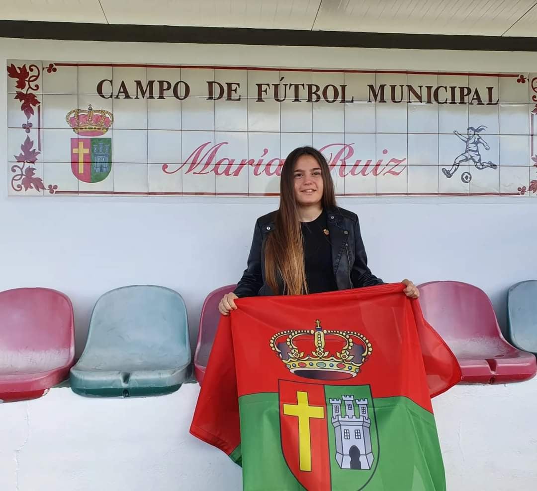 María Ruiz: "Es un orgullo que el campo municipal de Almáchar lleve mi nombre" María Ruiz: "Es un orgullo que el campo municipal de Almáchar lleve mi nombre"